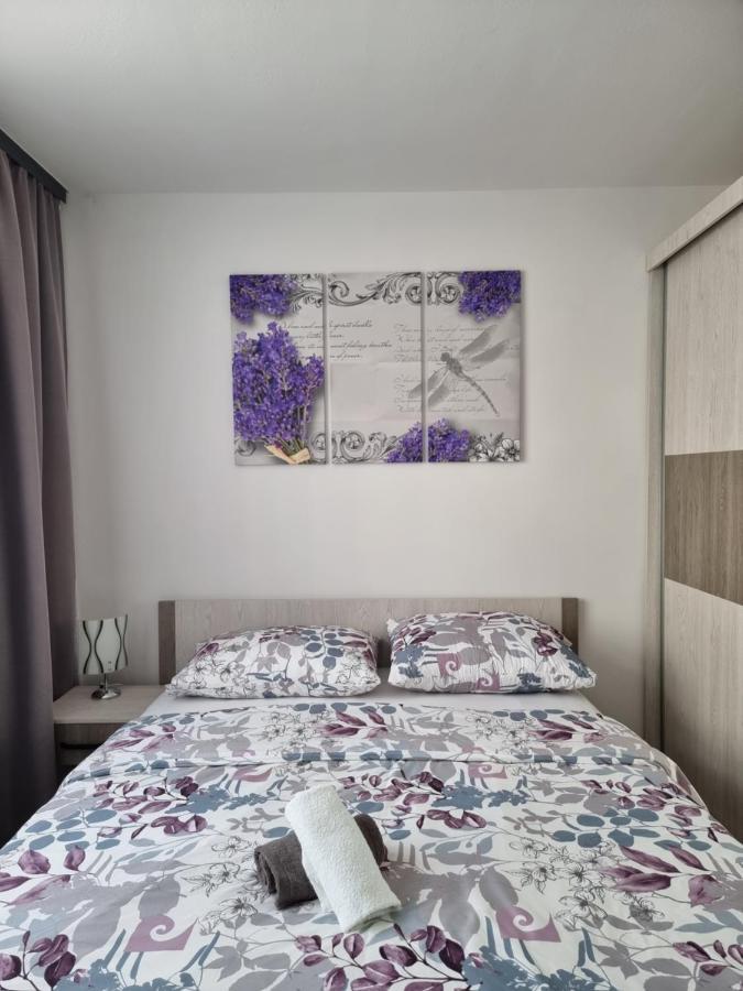 Lavanda Livno Buitenkant foto