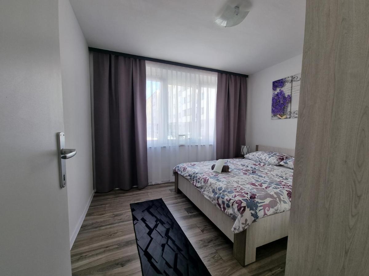 Lavanda Livno Buitenkant foto